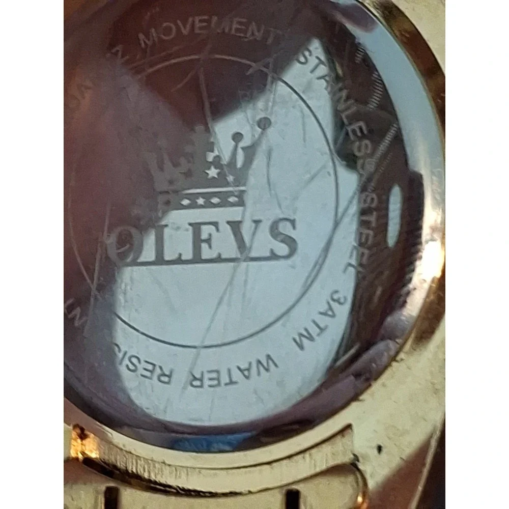 OLEVS 5885G 43mm Polished Goldtone Mens Watch,Day Indicator,Quartz Movement.